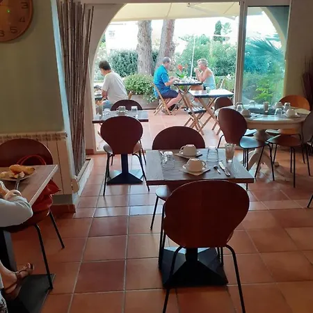 ホテル Athena アグド