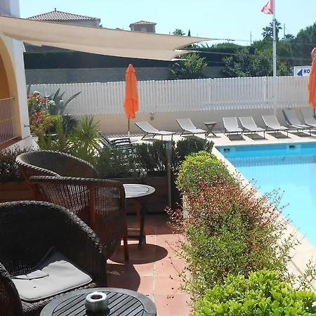 ホテル Athena アグド