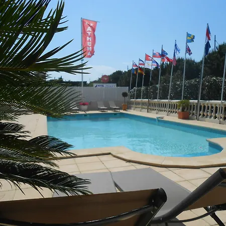 Hotel Athéna Agde&cap D'agde 2*