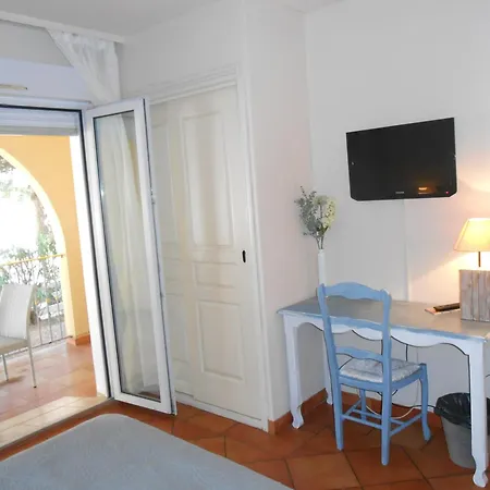 ホテル Athena アグド