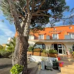 Hotel Athena