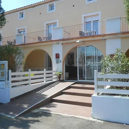 Athena Отель Агд