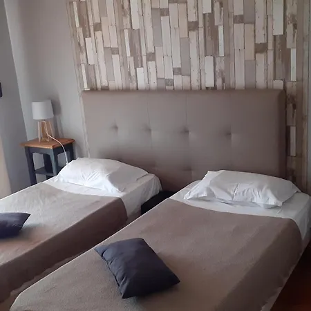 Отель Athena 2*