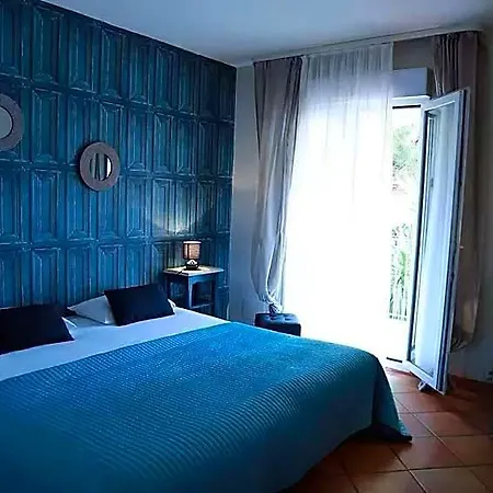 Athena Szálloda 2*
