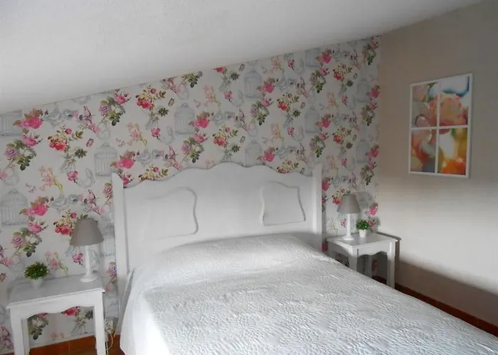 فندق Athena آجد