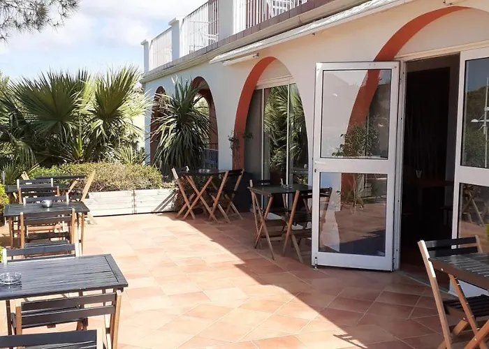 فندق Athena آجد