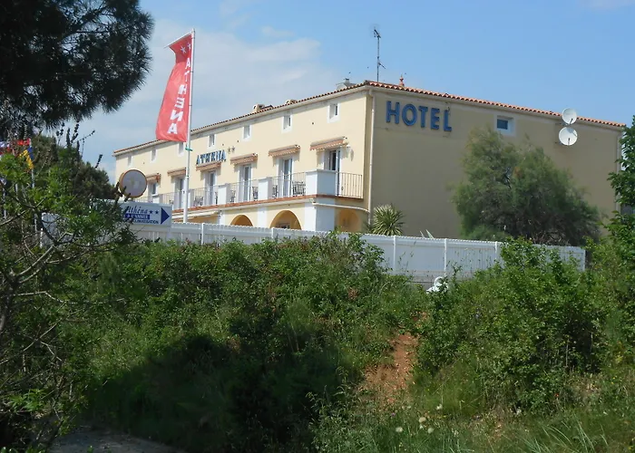 Athena فندق آجد